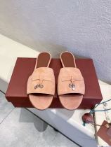 Women L*oro P*iana Top Sandals