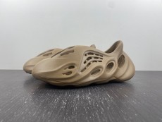 Y*eezy Foam Runner Flax GV6842