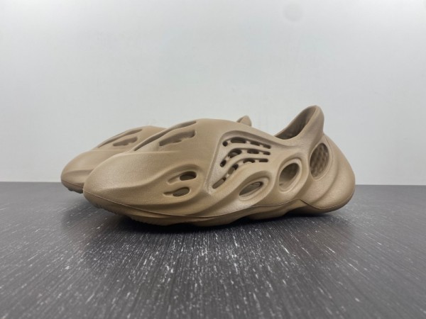 Y*eezy Foam Runner Flax GV6842