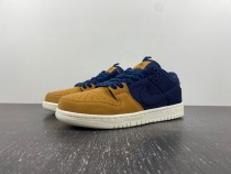 N*ike Dunk Low