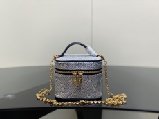 L*ouis V*uitton Top Bag  11*10*8CM