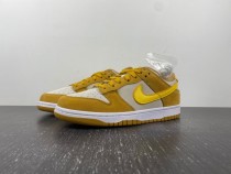 N*ike Dunk Low WMNS “Gold Suede” DV7411-200