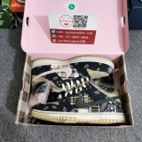 T*ravis S*cott x N*ike SB Dunk Low CT5053-001