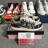 T*ravis S*cott x N*ike SB Dunk Low CT5053-001