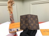 L*ouis V*uitton Top Wallets   11*7CM