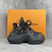 Women L*ouis V*uitton Archlight Top Sneaker