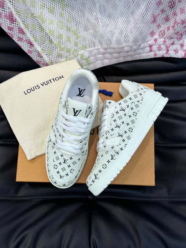 Men L*ouis V*uitton Top Sneakers