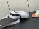 L*ouis V*uitton Top Bag   13*21*5CM