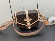 L*ouis V*uitton Top Bag 20*16*7CM