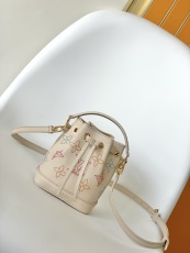L*ouis V*uitton Top Bag 13*16*10CM