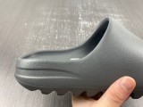 Y*eezy Slide ID2350