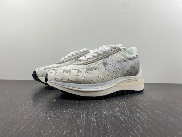 sacai x N*ike Waffle Woven Green Gusto DR5209-100