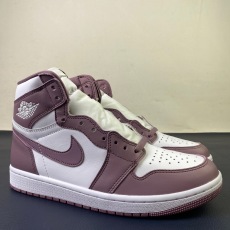 Air Jordan 1 Retro High DZ5485-105