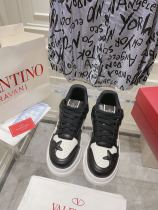 Men Women 𝑉*𝐴𝐿𝐸𝑁𝑇𝐼𝑁𝑂 Top Sneakers