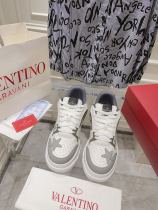 Men Women 𝑉*𝐴𝐿𝐸𝑁𝑇𝐼𝑁𝑂 Top Sneakers
