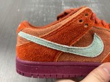 N*ike SB Dunk Low “Mystic Red” DV5429-601