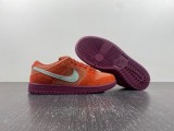 N*ike SB Dunk Low “Mystic Red” DV5429-601