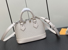 L*ouis V*uitton Top Bag  18*12*8CM