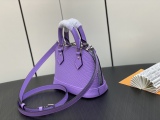 L*ouis V*uitton Top Bag  18*12*8CM