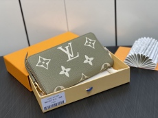 L*ouis V*uitton Top  Wallets   19.5*10.5*2.5CM