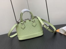 L*ouis V*uitton Top Bag  18*12*8CM
