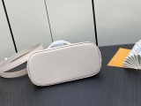 L*ouis V*uitton Top Bag  18*12*8CM