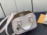 L*ouis V*uitton Top Bag  18*12*8CM