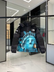 S*upreme Top Quality Clothes