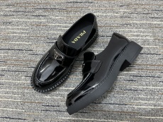 Women P*rada Top Loafer