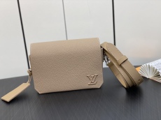 L*ouis V*uitton Top Bag  17.3*12*7CM