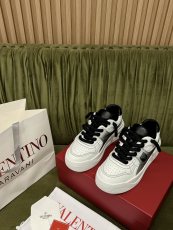 Men Women 𝑉*𝐴𝐿𝐸𝑁𝑇𝐼𝑁𝑂 Top Sneakers