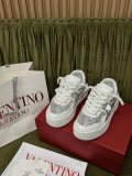 Men Women 𝑉*𝐴𝐿𝐸𝑁𝑇𝐼𝑁𝑂 Top Sneakers