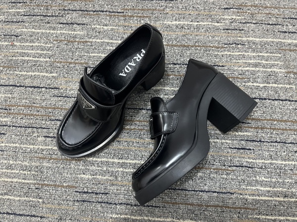 Women P*rada Top Loafer