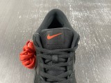 N*ike Dunk SB Low TRD QS “Pigeon”  883232-008