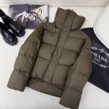 P*rada Top Quality Clothes