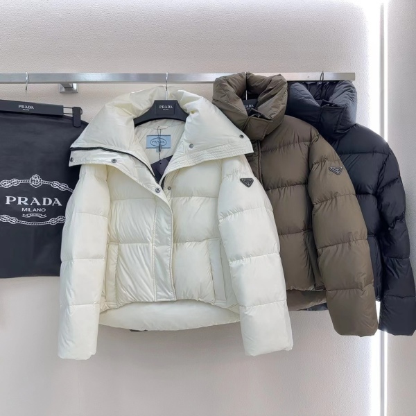P*rada Top Quality Clothes