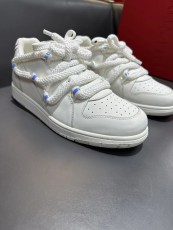 Men  𝑉*𝐴𝐿𝐸𝑁𝑇𝐼𝑁𝑂 Top Sneakers