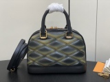 L*ouis V*uitton Top Bag  23.5*17.5*11.5CM