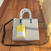 M*ARC J*ACOBS Top Bag  23*20*10CM