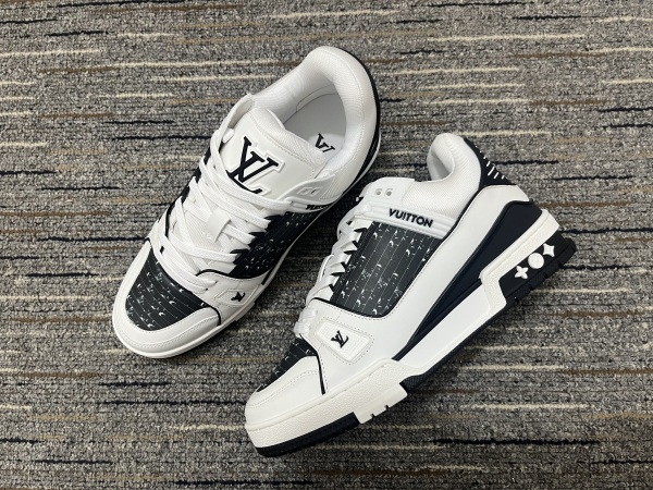 Men L*ouis V*uitton Top Sneakers