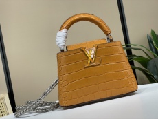 L*ouis V*uitton Top Bag  21 * 14 * 9CM
