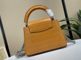 L*ouis V*uitton Top Bag  21 * 14 * 9CM