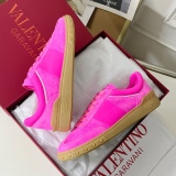 Men Women 𝑉*𝐴𝐿𝐸𝑁𝑇𝐼𝑁𝑂 Top Sneakers