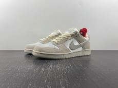 N*ike SB Dunk Low Premium “Valentine’s Day FZ5654-100