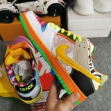 N*ike D*unk Low WHAT THE PAUL DM0807-600