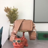 M*ARC J*ACOBS Top Bag  19*12*6CM