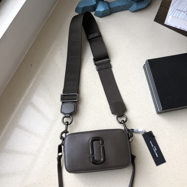 M*ARC J*ACOBS Top Bag  19*12*6CM