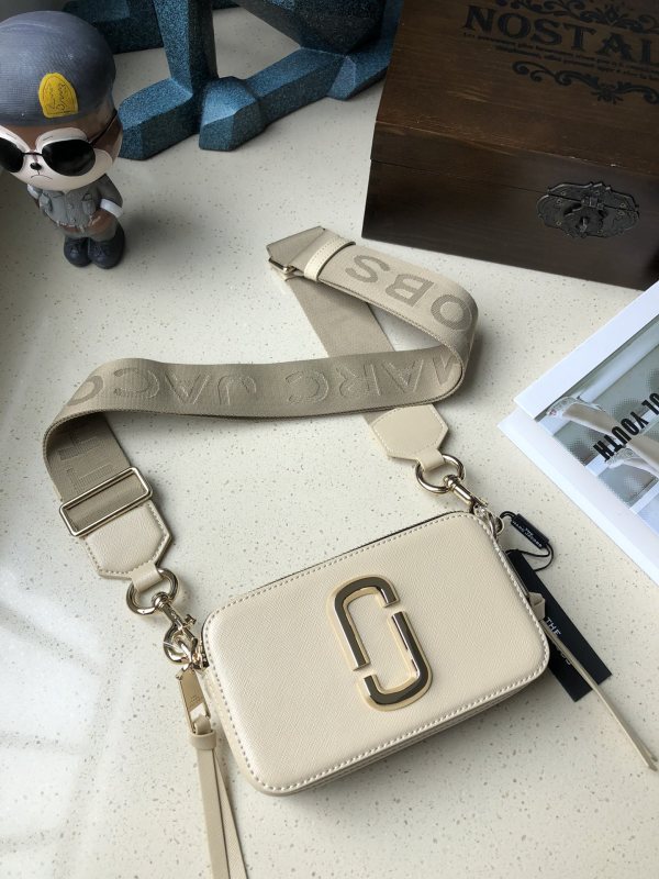 M*ARC J*ACOBS Top Bag  19*12*6CM