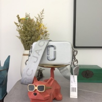 M*ARC J*ACOBS Top Bag  19*12*6CM