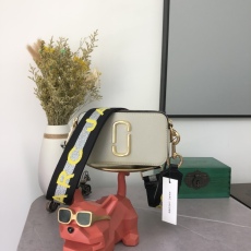 M*ARC J*ACOBS Top Bag  19*12*6CM